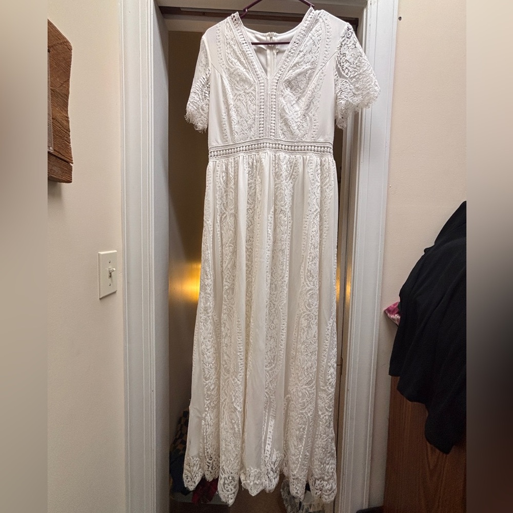 Elegant White Lace Dress
